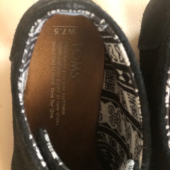 TOMS Suede Lace Up Bootie - Picture 3 of 7